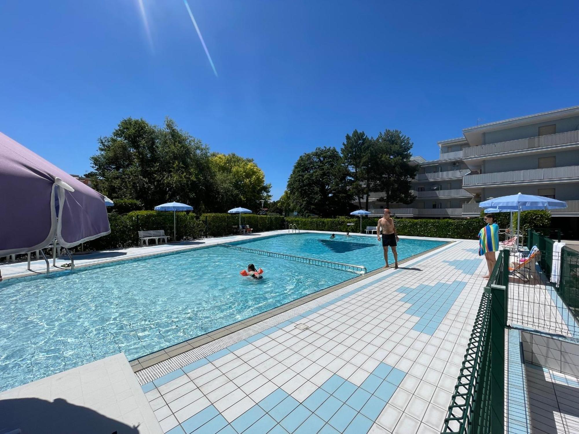 Flat In A With Pools And Tennis Courts *