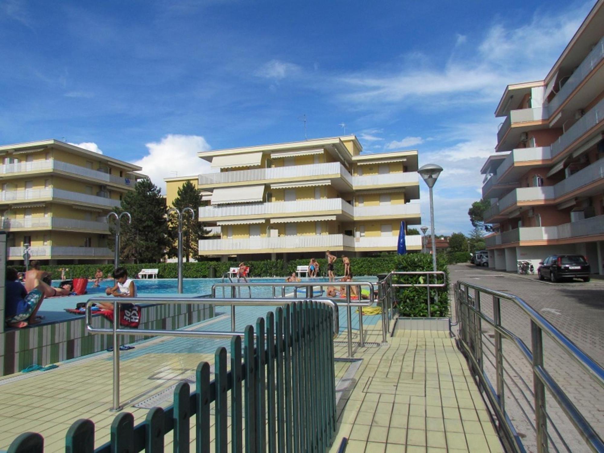 Flat In A With Pools And Tennis Courts