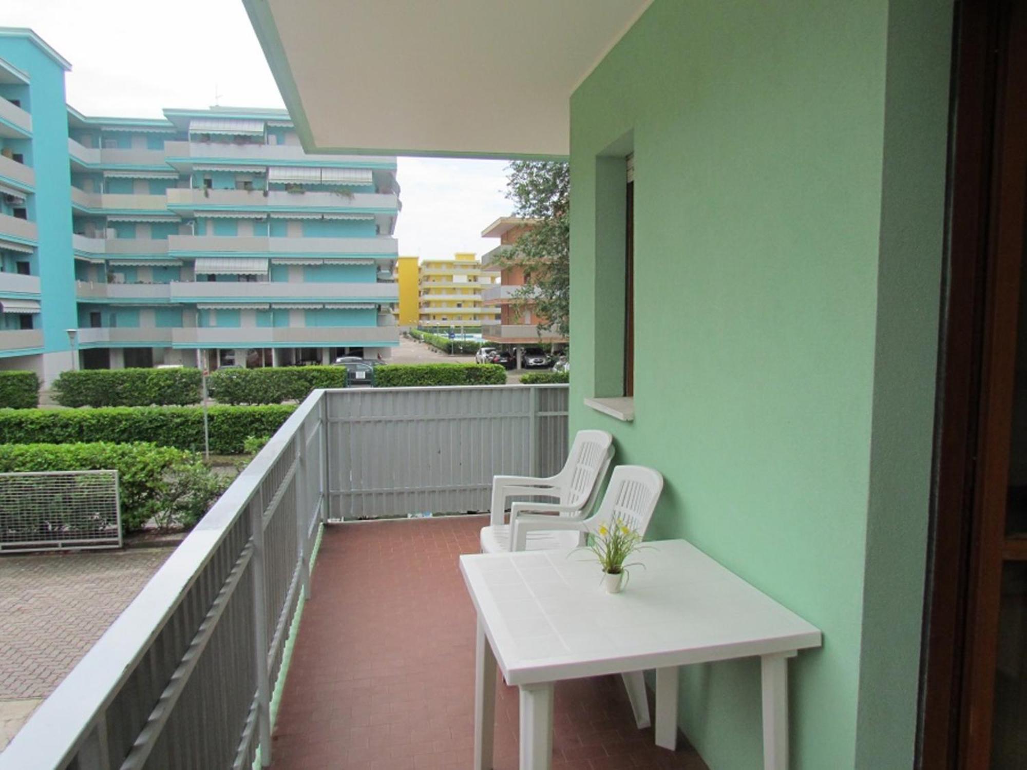 Flat In A With Pools And Tennis Courts